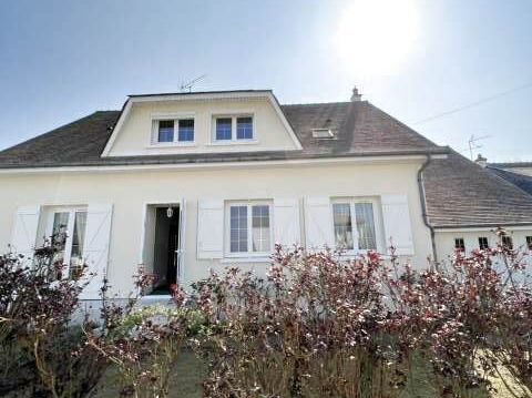  MAISON 5 CHAMBRES AU CALME SUR  668M2 CLOS  PROCHE DU CENTR