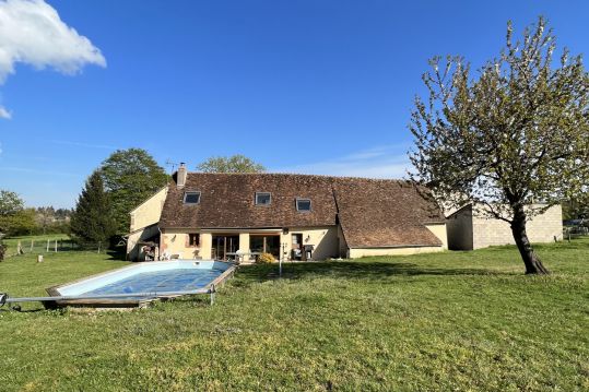 IDEAL CHEVAUX. PROPRIETE SUR 5,8 HECTARES PROCHE DE SULLY SU