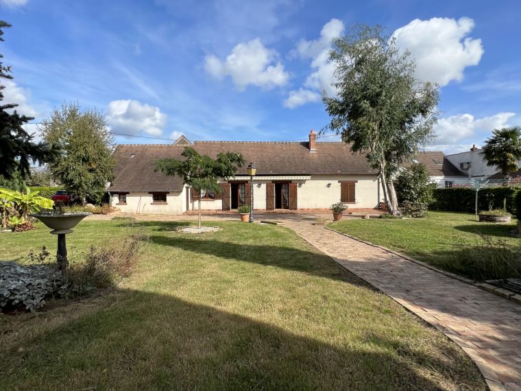 FERME DE 1900 RENOVEE SUR UN PARC DE 2416M2 PAYSAGE ET AVEC