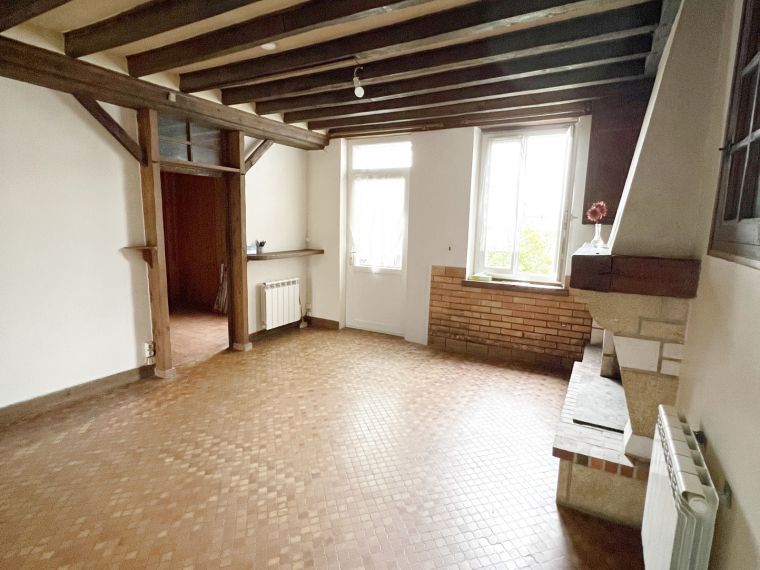 VIGLAIN MAISON DE 1900 RENOVEE ET DE PLAIN PIEDS SUR 1600M2