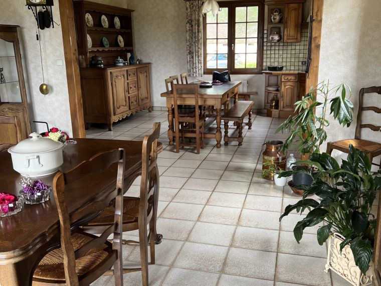 MAISON AVEC POUTRES DE 1989 A ST BENOIT SUR LOIRE PROCHE COM