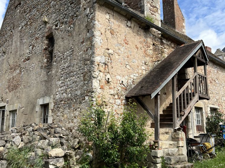 BIEN D’EXCEPTION A ST BENOIT SUR LOIRE VUE BASILIQUE MAISON