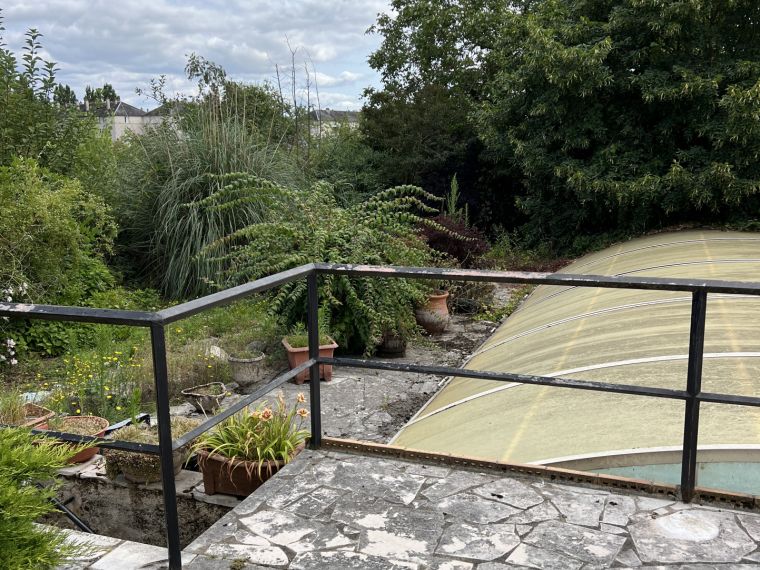 Charmante maison avec sous-sol à Sully-sur-Loire, agrémenté