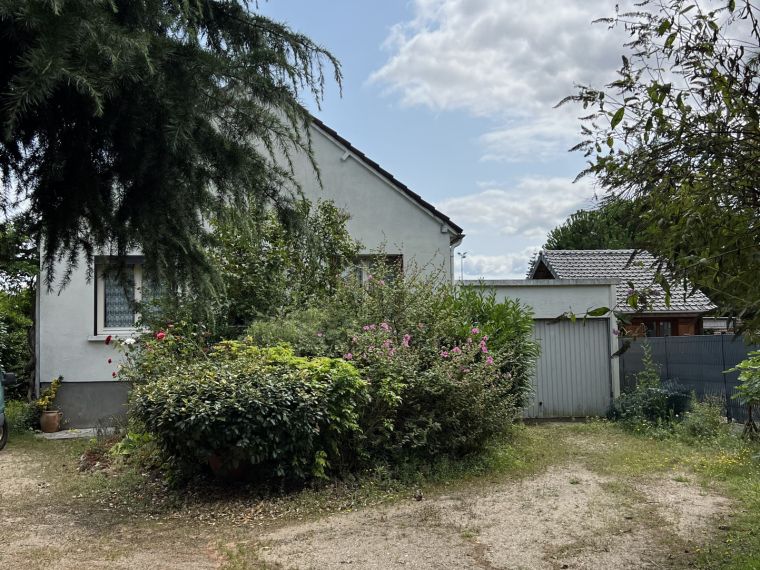 Charmante maison avec sous-sol à Sully-sur-Loire, agrémenté