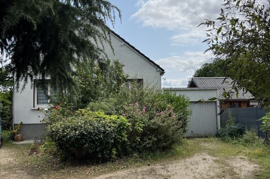 Charmante maison avec sous-sol à Sully-sur-Loire, agrémenté