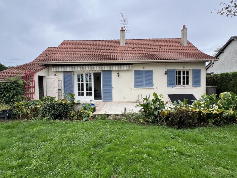 Charmante maison de plain-pied avec vue imprenable sur étang