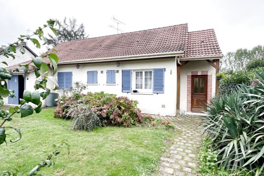 Charmante maison de plain-pied avec vue imprenable sur étang