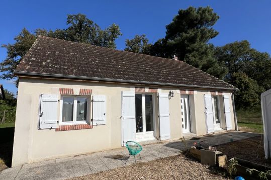 MAISON DE PLAIN PIED 84M2 AVEC 2 CHAMBRES CADRE PAISIBLE À N