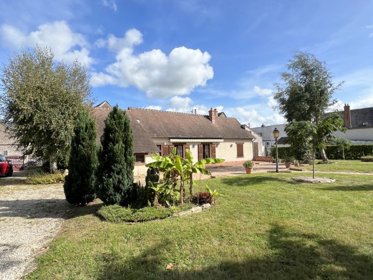 FERME DE 1900 RENOVEE SUR UN PARC DE 2416M2 PAYSAGE ET AVEC