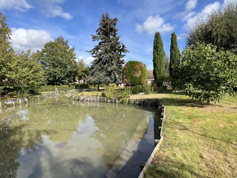 FERME DE 1900 RENOVEE SUR UN PARC DE 2416M2 PAYSAGE ET AVEC