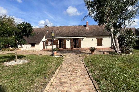 FERME DE 1900 RENOVEE SUR UN PARC DE 2416M2 PAYSAGE ET AVEC