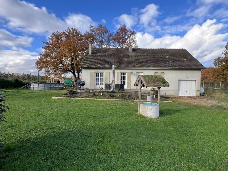 CHARMANTE MAISON AVEC GRAND JARDIN AU COEUR DE LA CAMPAGNE