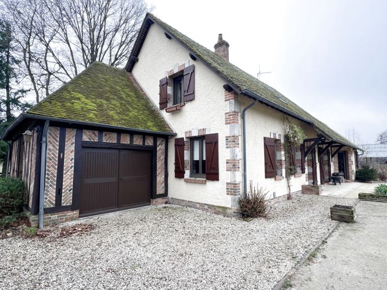 ÉLÉGANTE PROPRIÉTÉ À PROXIMITÉ DU CENTRE DE SULLY-SUR-LOIRE,