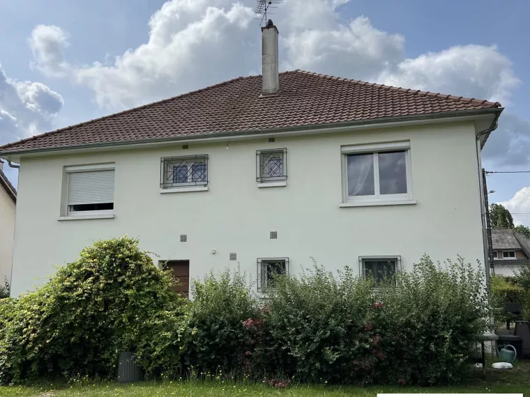 MAISON SUR SOUS-SOL DE PLAIN PIED PROCHE DU CENTRE DE SULLY SUR