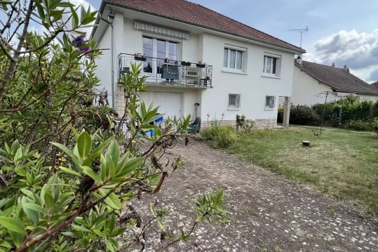 MAISON SUR SOUS-SOL DE PLAIN PIED PROCHE DU CENTRE DE SULLY SUR