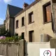 MAISON DE VILLE SUR SOUS-SOL COMPLET AVEC COUR PROCHE DU CHATEAU