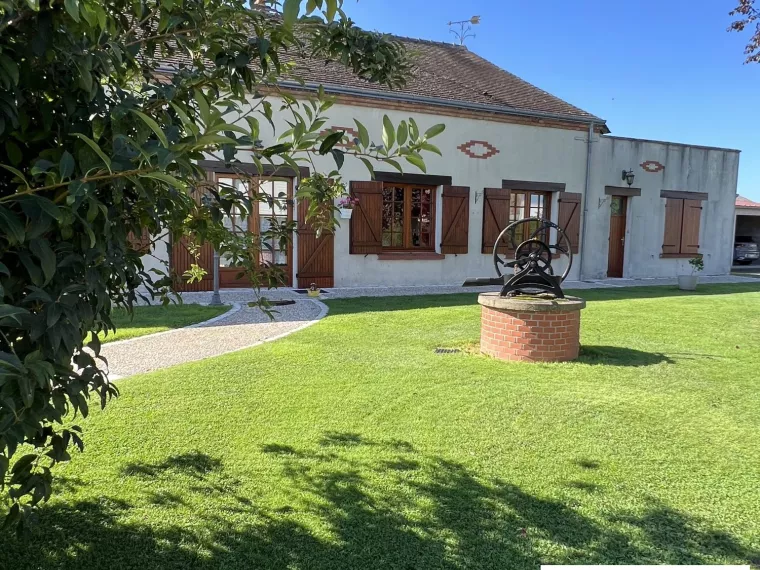 TRES BELLE RENOVATION POUR CETTE FERME DE 227M² AVEC HANGAR DE