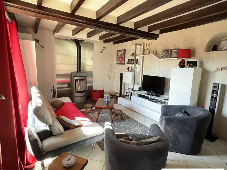 TRES BELLE RENOVATION POUR CETTE FERME DE 227M² AVEC HANGAR DE