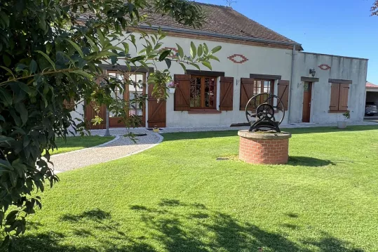 TRES BELLE RENOVATION POUR CETTE FERME DE 227M² AVEC HANGAR DE