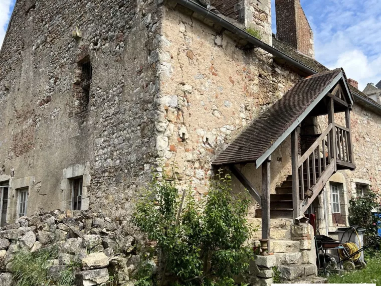 BIEN D’EXCEPTION A ST BENOIT SUR LOIRE VUE BASILIQUE MAISON DU M