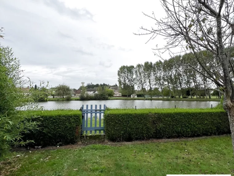 Charmante maison de plain-pied avec vue imprenable sur étang