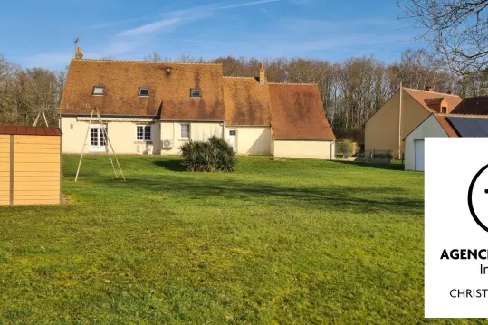 MAISON TRADITIONNELLE TRES BON ETAT AU CALME.