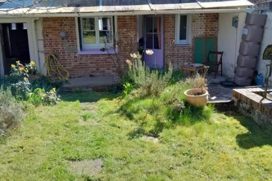 CHARMANTE MAISON EN BRIQUES DANS VILLAGE DE SOLOGNE TOUS COMMERC