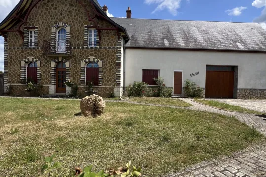 MAGNIFIQUE MAISON DE 188M² AU CENTRE-VILLE DE DAMPIERRE