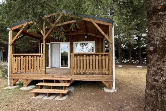 PROCHE SULLY SUR LOIRE CHALET AMENAGE SUR SITE PAYSAGE AVEC ETAN