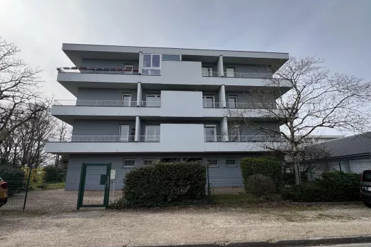 Appartement de Type F3 avec Balcon à Sully-sur-Loire