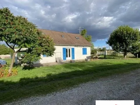 Maison de campagne avec grand hangar