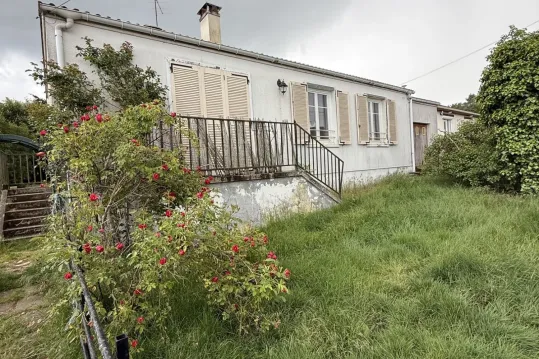 MAISON SUR VIDE SANITAIRE A RENOVER